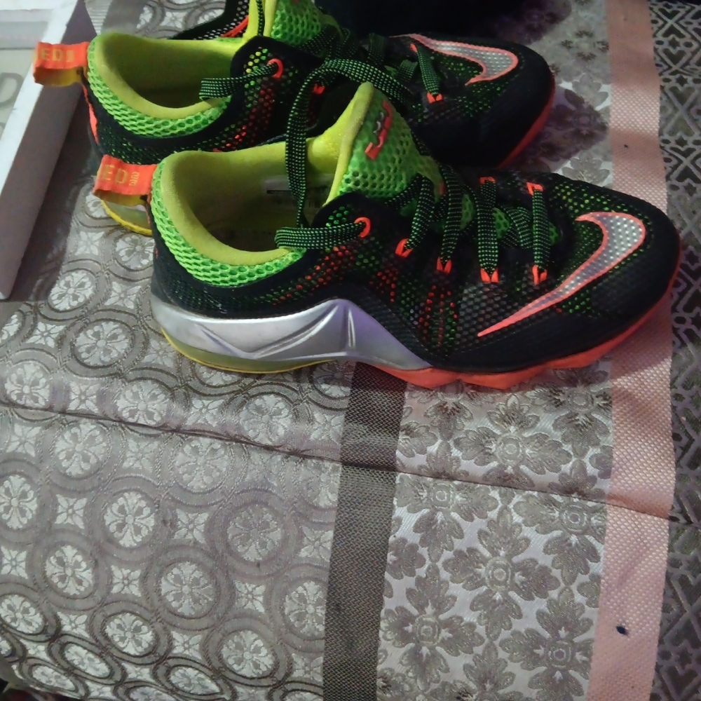 Labron James nike....just soso...converse